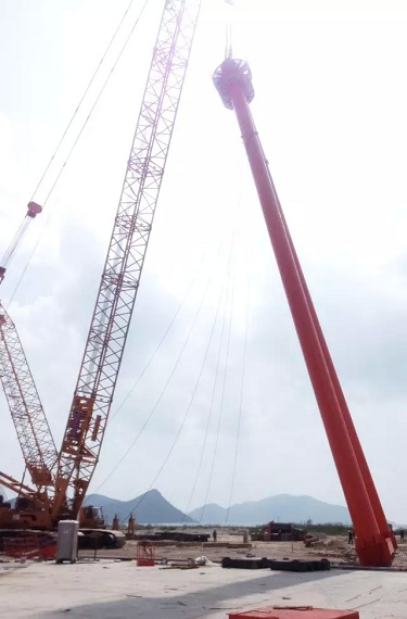 Gantry crane flexible legs erection