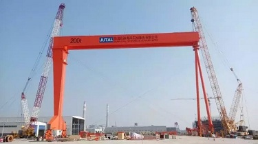 Shipbuilding gantry crane installation